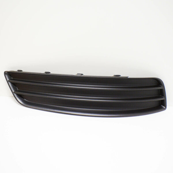 8P0807682D9B9 - NEW AUDI A3 S3 8P FRONT RIGHT FOG LIGHT GRILLE 8P0807682D9B9