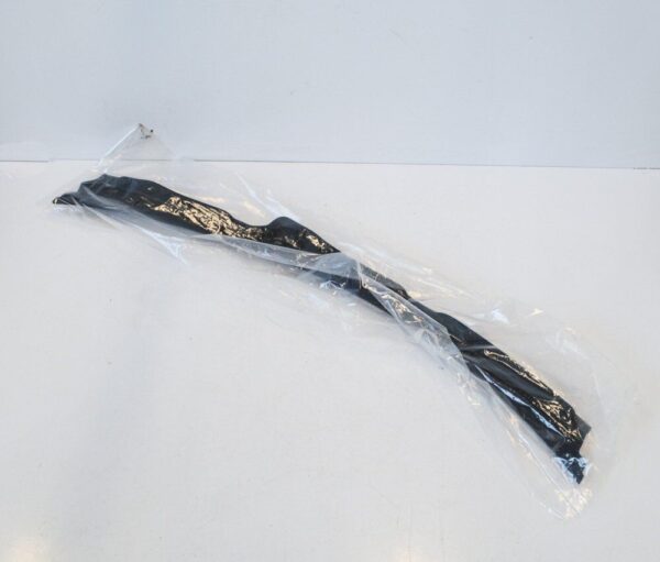 8R181940301C - AUDI Q5 8R Front Windshield Wiper Cover LHD 8R181940301C 2016 ORIGINAL