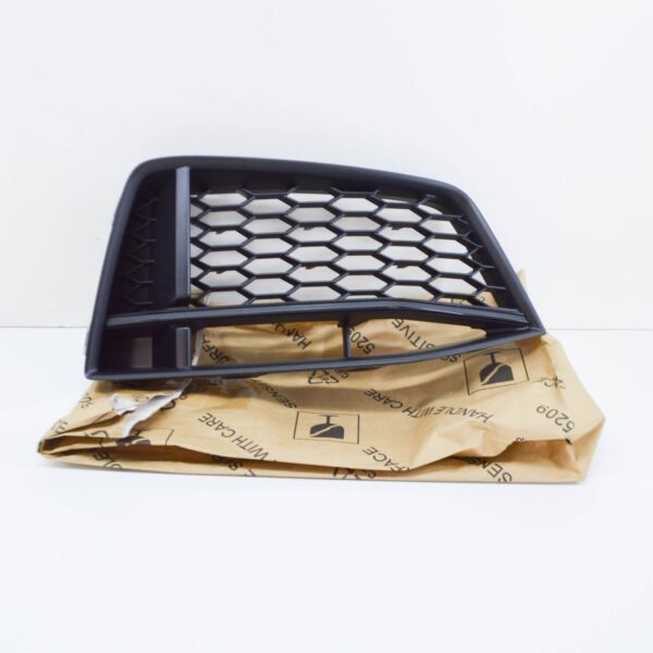 8S0807682BT94 - NEW AUDI TT FV 8S FRONT RIGHT AIR GUIDE GRILLE 8S0807682BT94 ORIGINAL