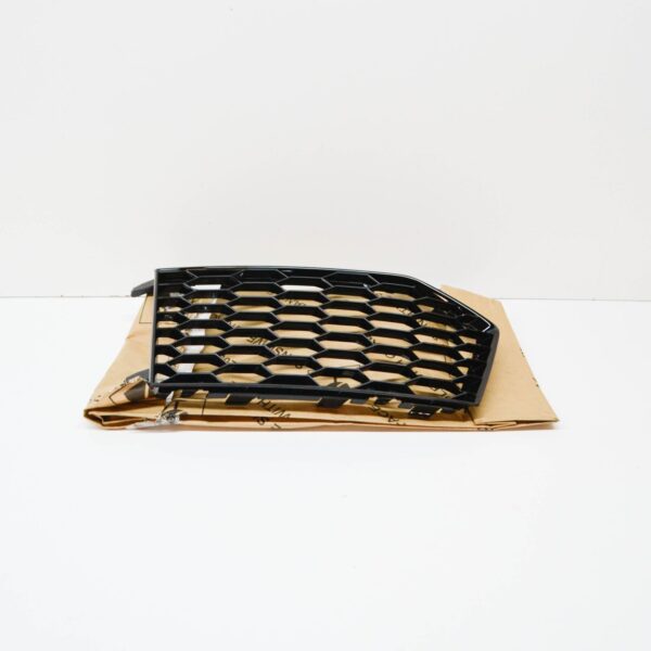 8U0807681GT94 - NEW AUDI RSQ3 8U FRONT BUMPER LEFT GRILLE 8U0807681GT94 2016