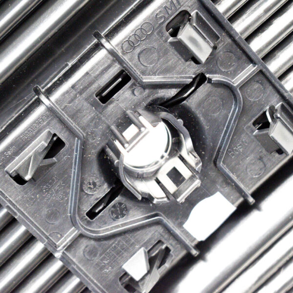 8U0807681Q4U8 - NEW AUDI Q3 8U FRONT LEFT BUMPER GRILL 8U0807681Q4U8