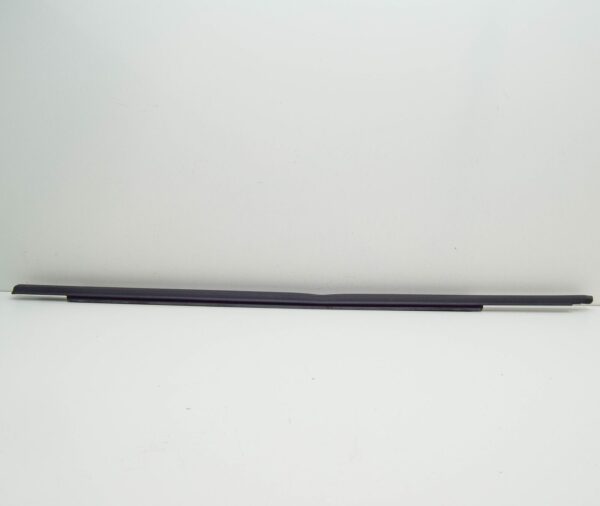 8U0837477 - NEW AUDI Q3 8U FRONT LEFT OUTER DOOR WINDOW APERTURE SEAL 8U0837477 ORIGINAL