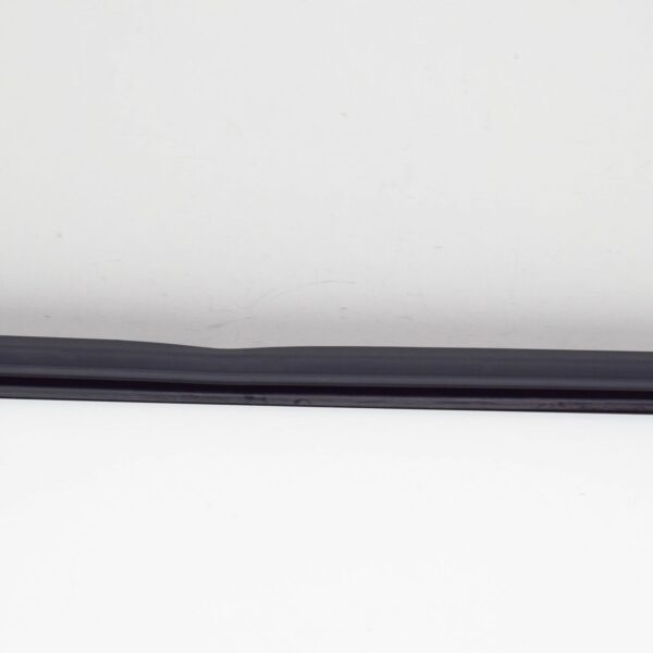 8U0837477 - NEW AUDI Q3 8U FRONT LEFT OUTER DOOR WINDOW APERTURE SEAL 8U0837477 ORIGINAL