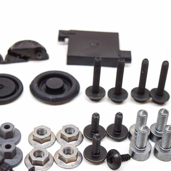 8V0098615 - NEW AUDI A3 CABRIO 8V FRONT BONNET HOOD PANEL HARDWARE KIT 8V0098615