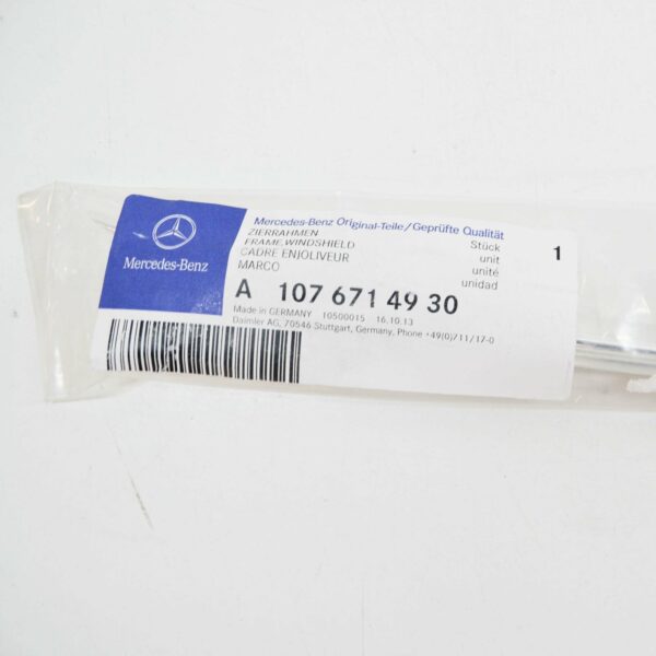 A1076714930 - NEW MERCEDES BENZ SL R107 FRONT WINDSHIELD MOULDING SEAL A1076714930