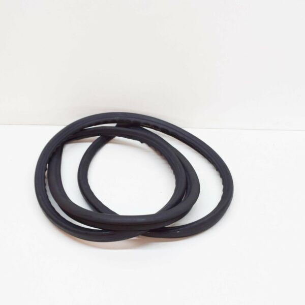 A1266700239 - NEW MERCEDES BENZ S W126 REAR WINDOW GLASS WEATHERSTRIP SEAL A1266700239