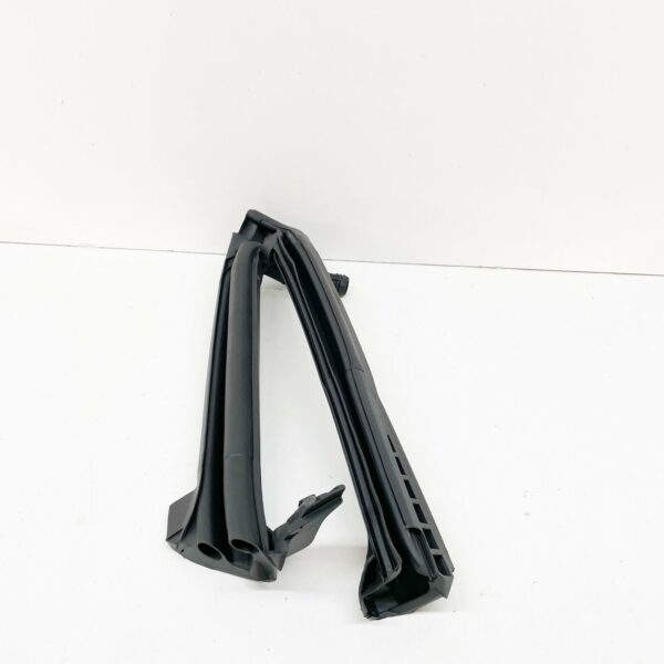 A1727900498 - NEW MERCEDES-BENZ SLK R172 RIGHT RETRACTABLE ROOF SEALING A1727900498