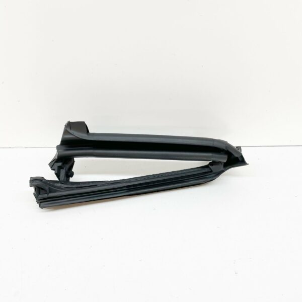 A1727900498 - NEW MERCEDES-BENZ SLK R172 RIGHT RETRACTABLE ROOF SEALING A1727900498
