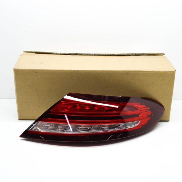 A2059063005 - NEW MERCEDES-BENZ C W205 REAR RIGHT TAILLIGHT A2059063005 ORIGINAL