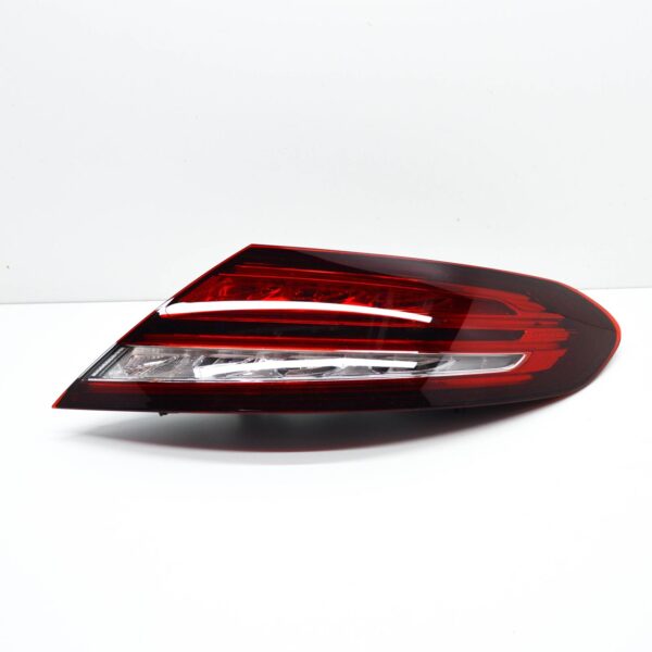 A2059063005 - NEW MERCEDES-BENZ C W205 REAR RIGHT TAILLIGHT A2059063005 ORIGINAL