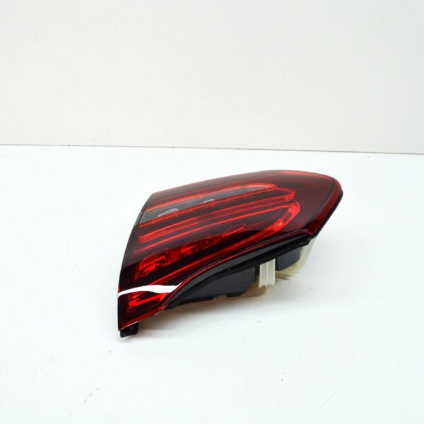 A2059064705 - NEW MB C S205 REAR RIGHT TRUNK BOOTLID LED TAILLIGHT RHD A2059064705 ORIGINAL