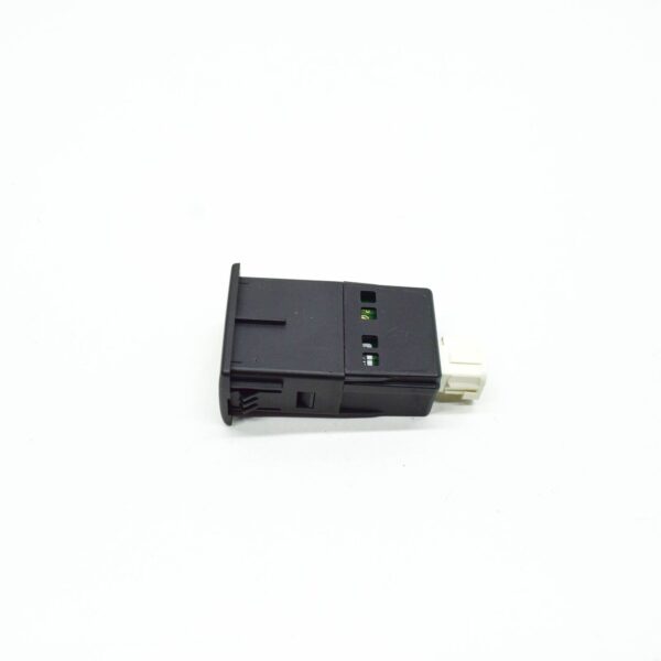 A2138203200 - MERCEDES-BENZ E W213 USB Port Connecting Unit A2138203200 ORIGINAL