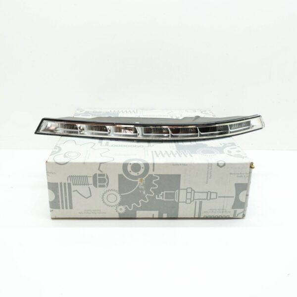 A218820025664 - NEW MERCEDES-BENZ CLS C218 FRONT RIGHT DRL LIGHT A218820025664
