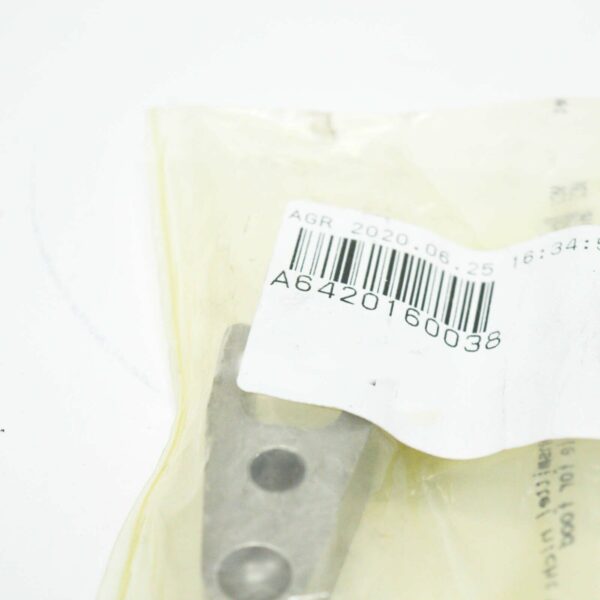 A6420160038 - NEW MERCEDES-BENZ ML W164 INJECTION NOZZLE BRACKET A6420160038 ORIGINAL