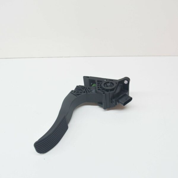 A9073010200 - NEW MERCEDES-BENZ VITO W447 THROTTLE GAS PEDAL A9073010200 ORIGINAL