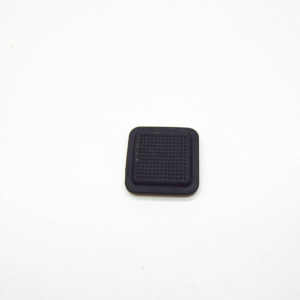 BYA500011 - LR DISCOVERY III L319 Rear Lower Tailgate Blanking Plug BYA500011 ORIGINAL