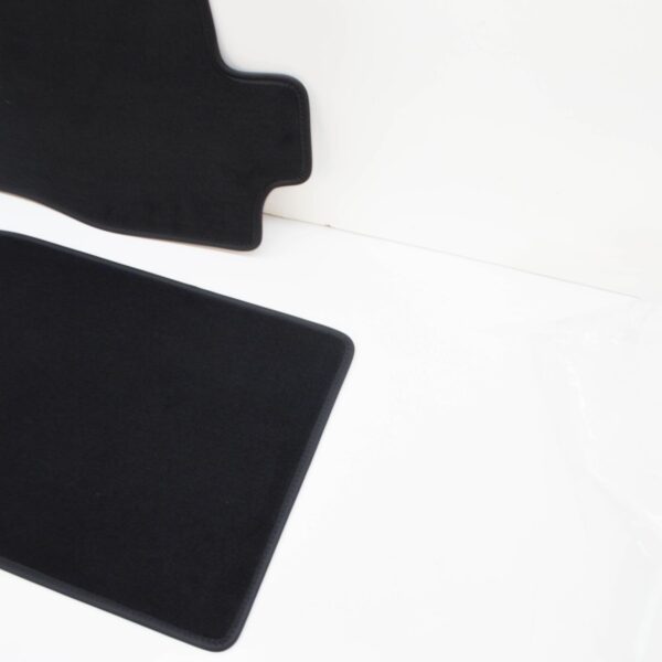 C2P10256LFU - JAGUAR XK Coupe X150 Front Floor Mat Set LHD C2P10256LFU ORIGINAL