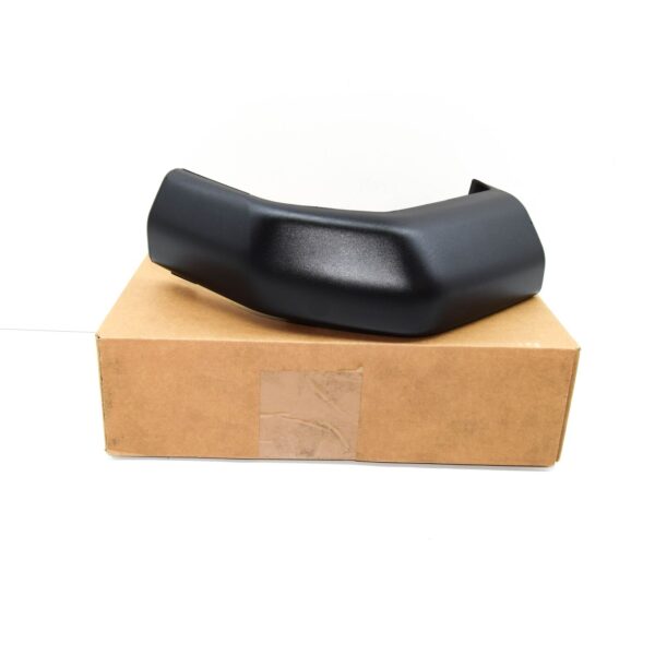 DQR101090 - LR DISCOVERY II L318 Rear Left Bumper Finish Molding DQR101090 ORIGINAL