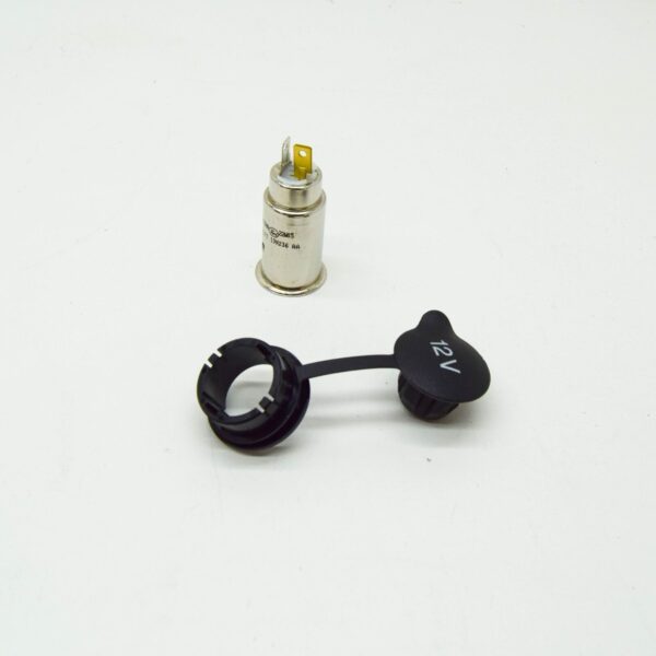 LR007412 - LR RR VELAR L560 12 Volt Accessory Power Outlet Socket LR007412 ORIGINAL