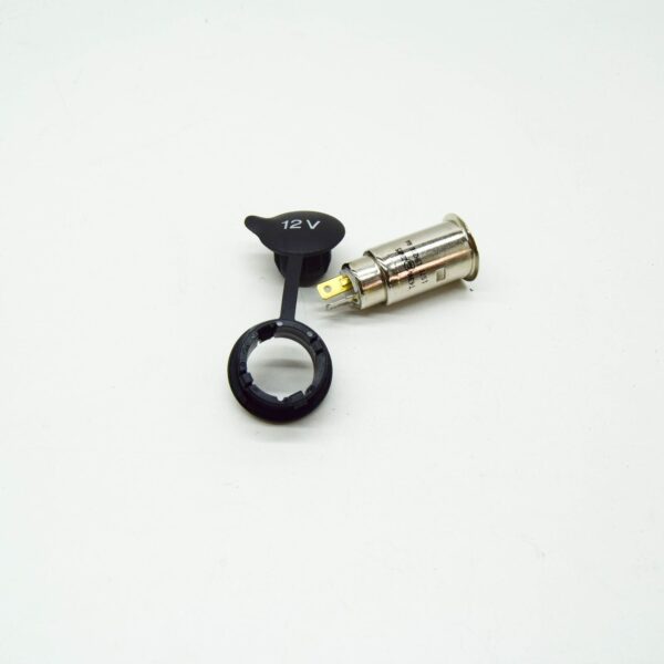LR007412 - LR RR VELAR L560 12 Volt Accessory Power Outlet Socket LR007412 ORIGINAL