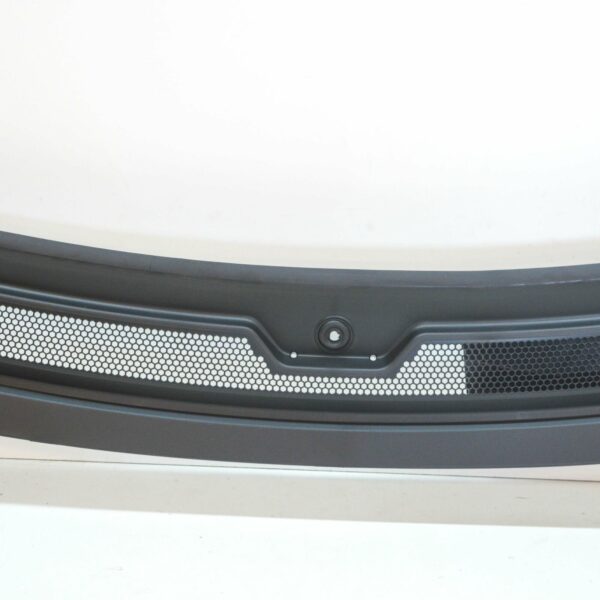 LR096163 - LR DISCOVERY 4 L319 Front Windshield Cowl Top Panel RHD LR096163 ORIGINAL