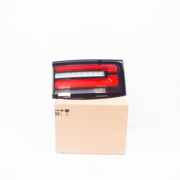 LR126308 - LAND ROVER DISCOVERY V L462 Rear Left Inner Taillight LR126308 ORIGINAL