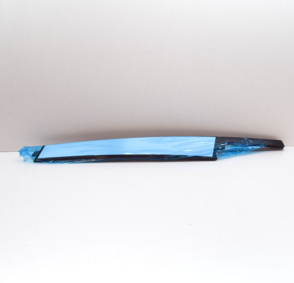 LR148859 - LAND ROVER DISCOVERY V L462 Front Right Door Finisher LR148859 ORIGINAL