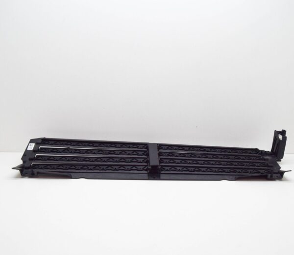 LR181548 - LR RANGE ROVER VELAR L560 Upper Radiator Control Shutter LR181548 ORIGINAL