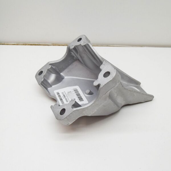 T4A1045 - JAGUAR F-PACE X761 Left Side Engine Mount Bracket T4A1045 ORIGINAL