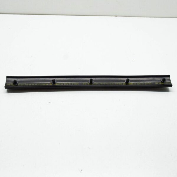 95B823727A - Porsche Macan Dront bonnet gasket 95B823727A new original