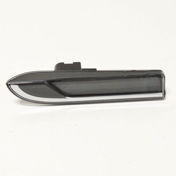 97063104401 - PORSCHE PANAMERA 970 Front Right Turn Light 97063104401 NEW GENUINE