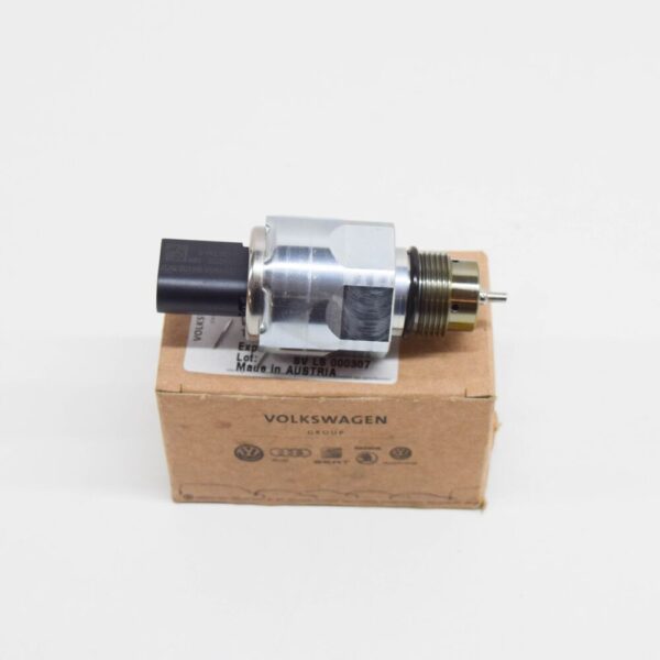 03L130764C - NEW VOLKSWAGEN PASSAT B7 FUEL RAIL PRESSURE SENSOR 03L130764C 1.6TDI ORIGINAL