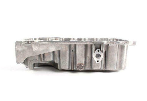 06F103601J - NEW VOLKSWAGEN SCIROCCO MK3 ENGINE OIL SUMP 06F103601J ORIGINAL