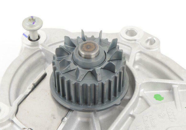06K121011C - NEW VOLKSWAGEN BEETLE A5 ENGINE WATER PUMP 06K121011C ORIGINAL