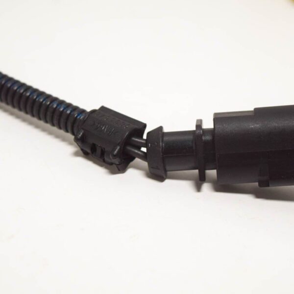 070919501D - VW TRANSPORTER T5 Cylinder Head Temperature Sensor 2Pin 070919501D NEW GENUINE