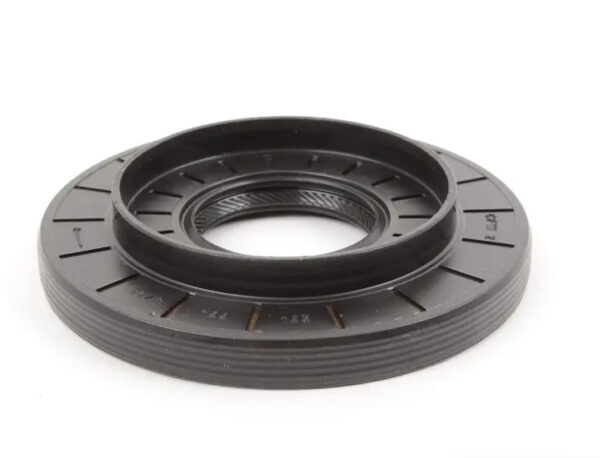 0AA409189C - NEW VW TOUAREG 7P ENGINE SHAFT OIL SEAL 0AA409189C GENUINE