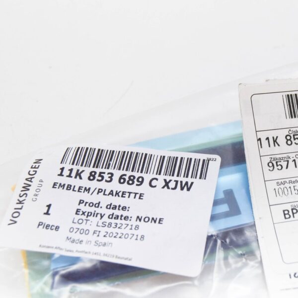 11K853689CXJW - VW ID.4 E21 Front Left Fender Badge 11K853689CXJW NEW GENUINE