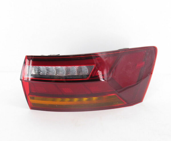 17A945096A - NEW VOLKSWAGEN JETTA A7 MK7 REAR RIGHT TAISLIGHT 17A945096A ORIGINAL