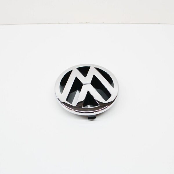 1J5853601ULM - NEW VOLKSWAGEN BORA A4 FRONT VW EMBLEM 1J5853601ULM GENUINE