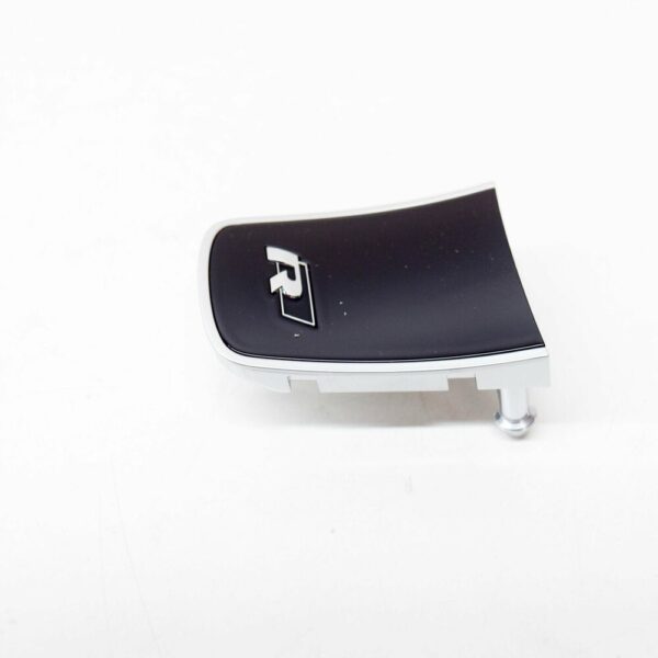 7P6419685AP0P - NEW VW TOUAREG 7P STEERING WHEEL LOWER BADGE "R" 7P6419685AP0P 2012 12094880