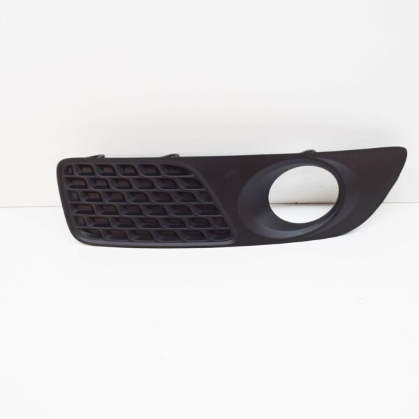 30678640 - NEW VOLVO V70 MK3 FRONT RIGHT FOG LIGHT TRIM GRILL 30678640 ORIGINAL