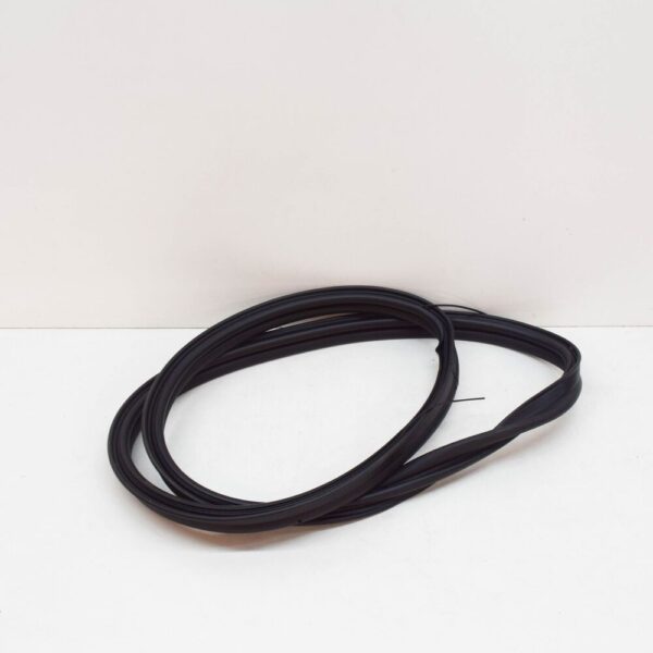31278768 - Volvo C30 Rear Tailgate Boot Lid Seal 31278768 NEW GENUINE