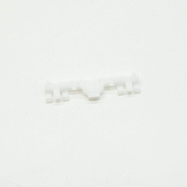 31333165 - VOLVO S60 MK2 WINDSCREEN BODY TRIM CLIP 31333165 NEW GENUINE