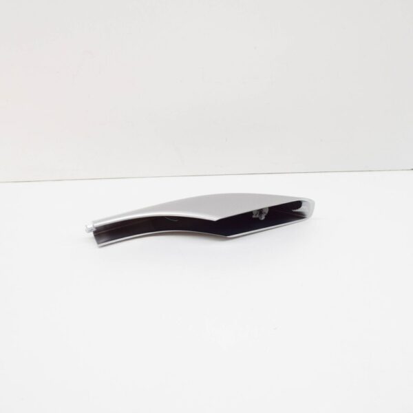 31353021 - VOLVO V50 ROOF RAIL BRACKET REAR LEFT 31353021 NEW GENUINE