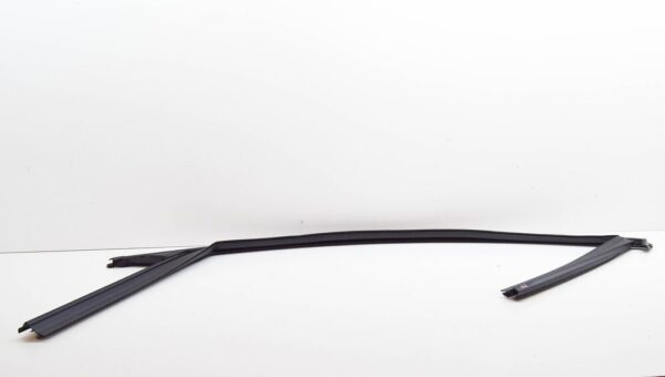 31490759 - Volvo V90 Cross Country Front Right Window Guide Molding 31490759 NEW GENUINE