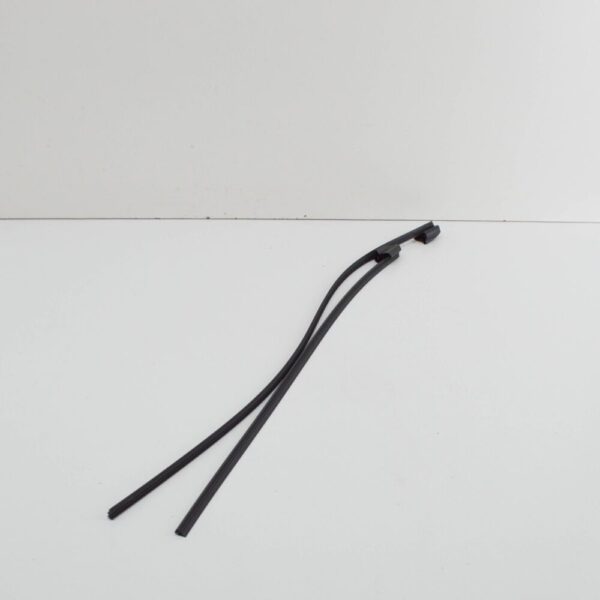 31693570 - VOLVO V60 MK2 Front Windshield Wiper Blade Refill RHD 31693570 NEW GENUINE