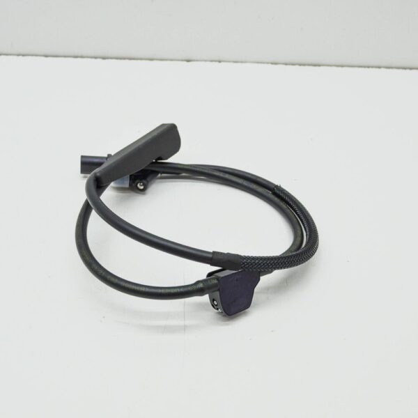 32219086 - VOLVO S90 MK2 FRONT LEFT WINDSCREEN NOZZLE 32219086 NEW GENUINE