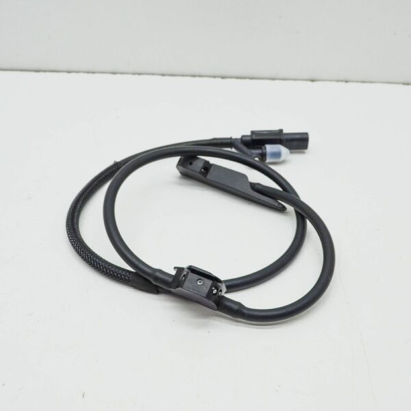 32219086 - VOLVO S90 MK2 FRONT LEFT WINDSCREEN NOZZLE 32219086 NEW GENUINE