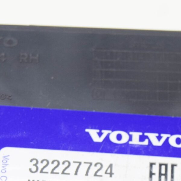 32227724 - Volvo S60 MK3 Rear Bumper Right Cover 32227724 NEW Original