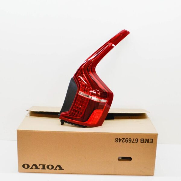32228831 - Volvo XC90 MK2 Rear Right Taillight USA Specs 31655920 NEW GENUINE